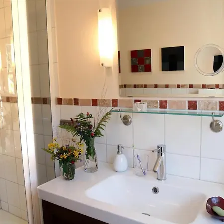 Luise Im Kuenstlerhaus Apartment *