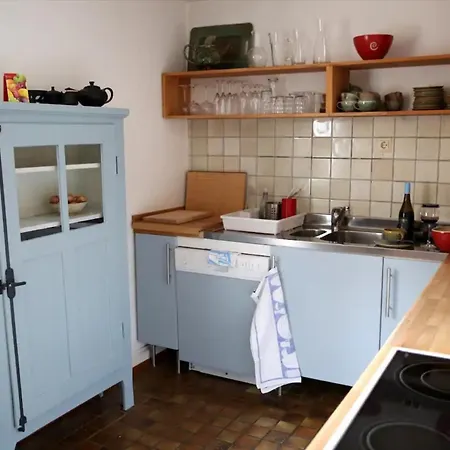 Luise Im Kuenstlerhaus Langmuhle