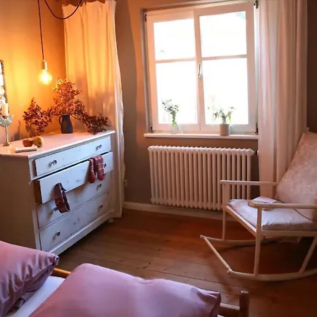 Luise Im Kuenstlerhaus Apartment