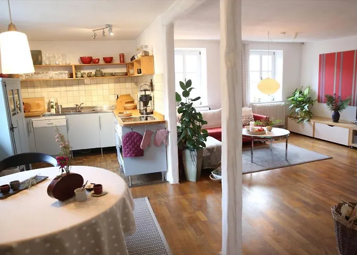 Luise Im Kuenstlerhaus * Langmuhle